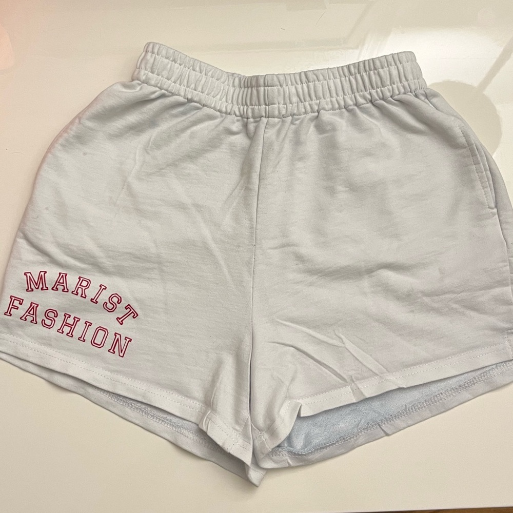 White shorts Marist College (Fashion)